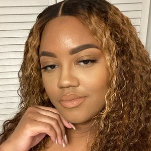 Meet your Posher, Bebe